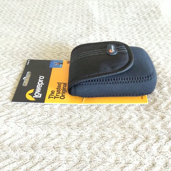 Lowepro Case for Camera, compatible with Panasonic Lumix DC ZS80 Digital Camera - Picture 3 of 8